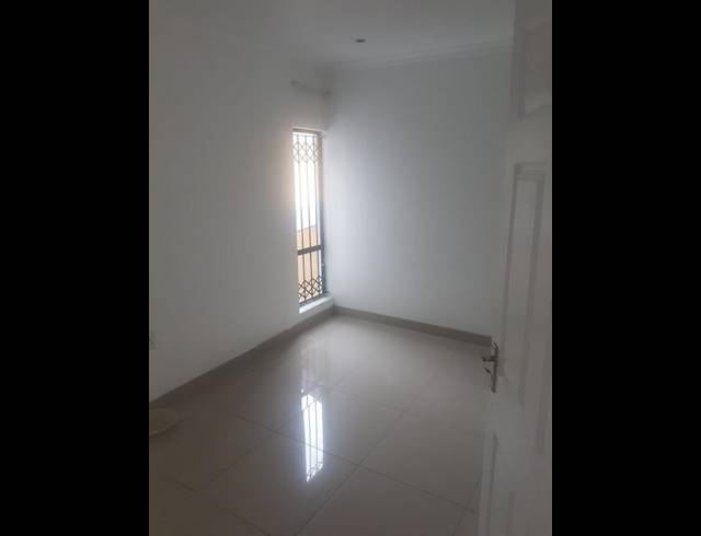 3 BEDROOM PROPERTY TO RENT IN OVERPORT